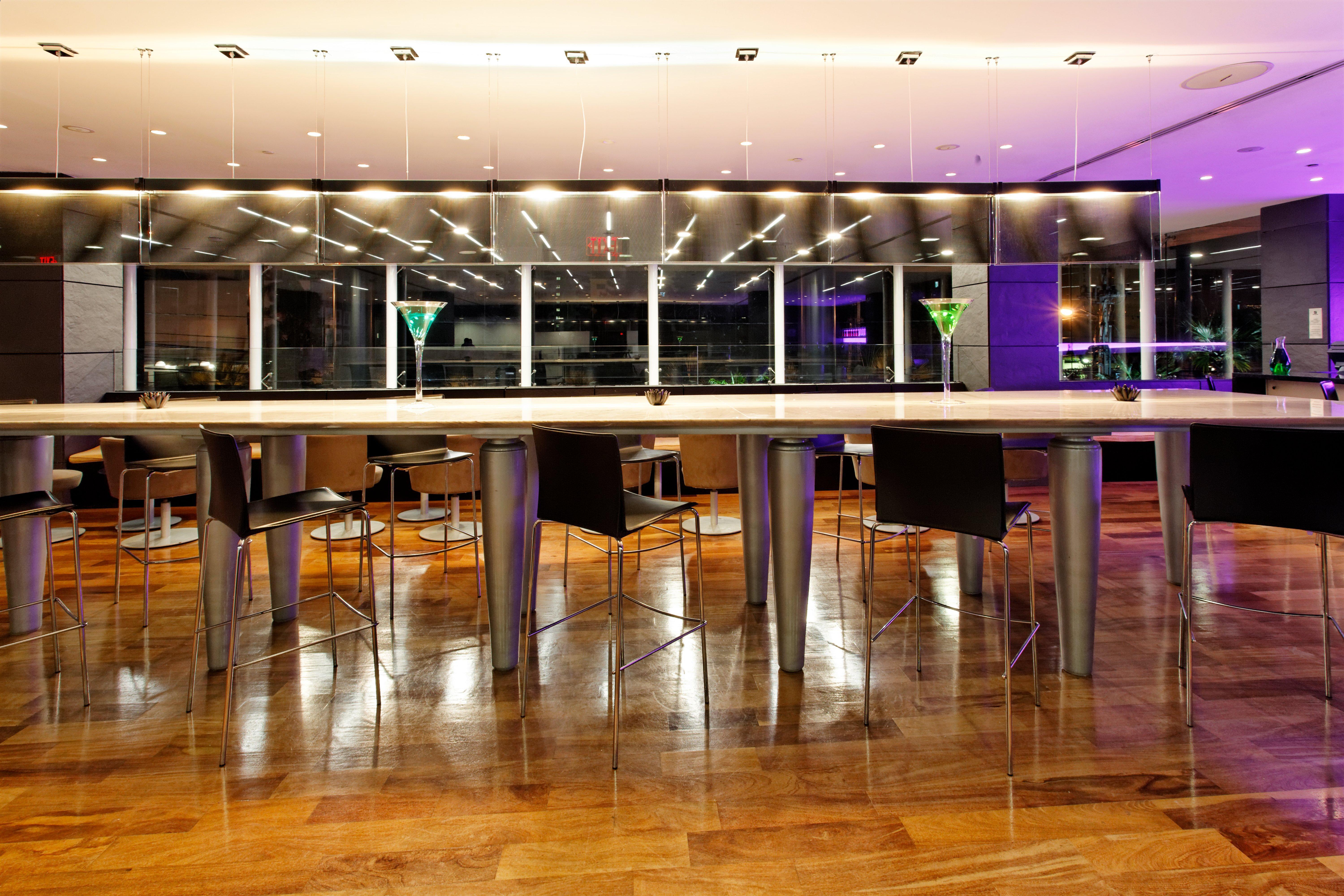 圣多明各假日套房酒店 聖多明哥 外观 照片 The interior of the lounge