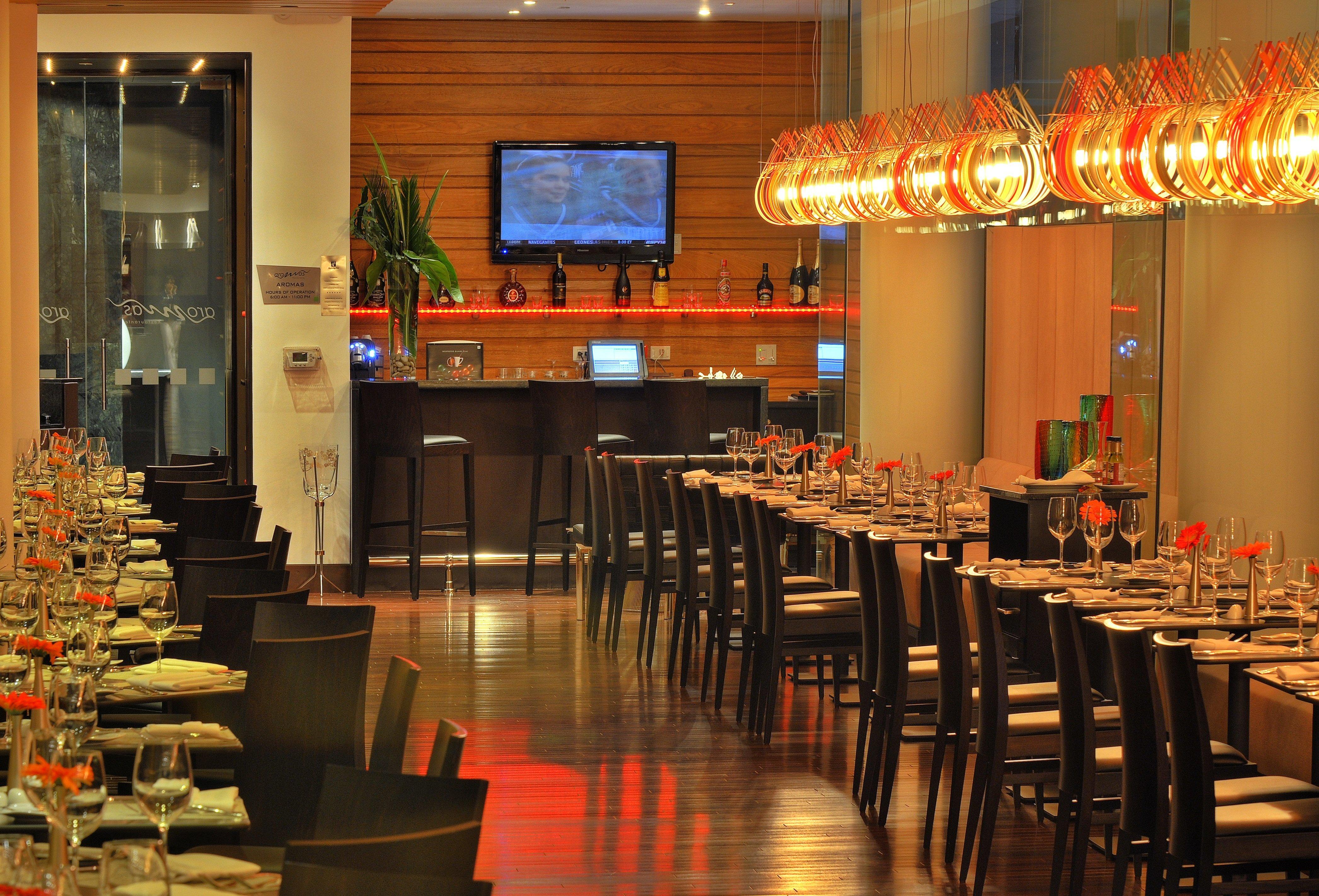 圣多明各假日套房酒店 聖多明哥 外观 照片 The interior of the restaurant